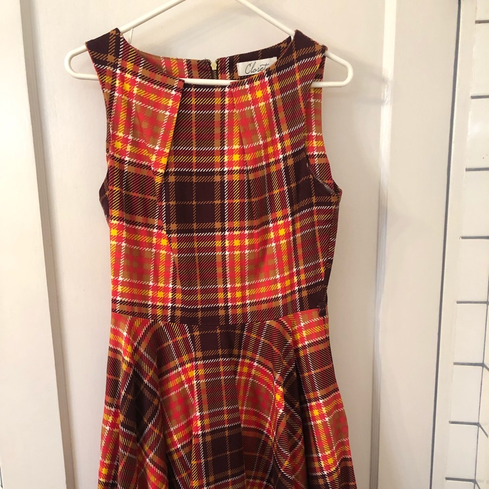 MIDI fit and flare with pockets